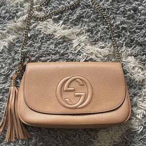 Authentic Gucci Soho Crossbody with gold chain strap